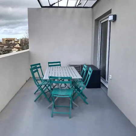 4 Personnes + Bébé *